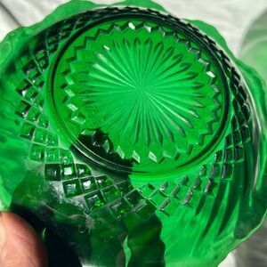 Vintage Emerald Green Glass Art Bowl
